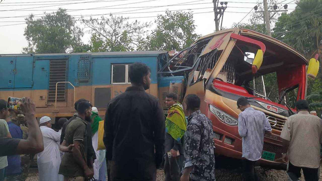 ঈদযাত্রায় মৃত্যুর মিছিলে ৩৯৪ প্রাণ