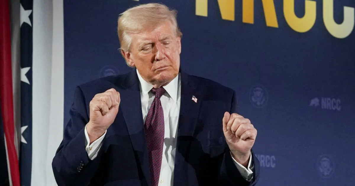 হরমুজ দিয়ে যুক্তরাষ্ট্রের জন্য ২০টি তেলবাহী ট্যাংকার পাঠাচ্ছে ইরান: ট্রাম্প