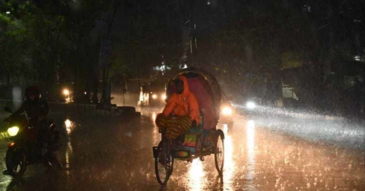 আকস্মিক কালবৈশাখী ঝড়ের হানা, ভোগান্তিতে নগরবাসী