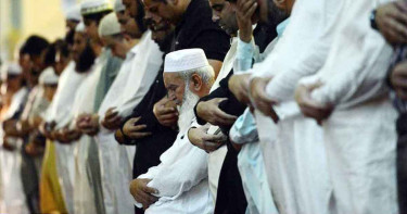 ইমামের সামাজিক মর্যাদা ও দায়িত্ব