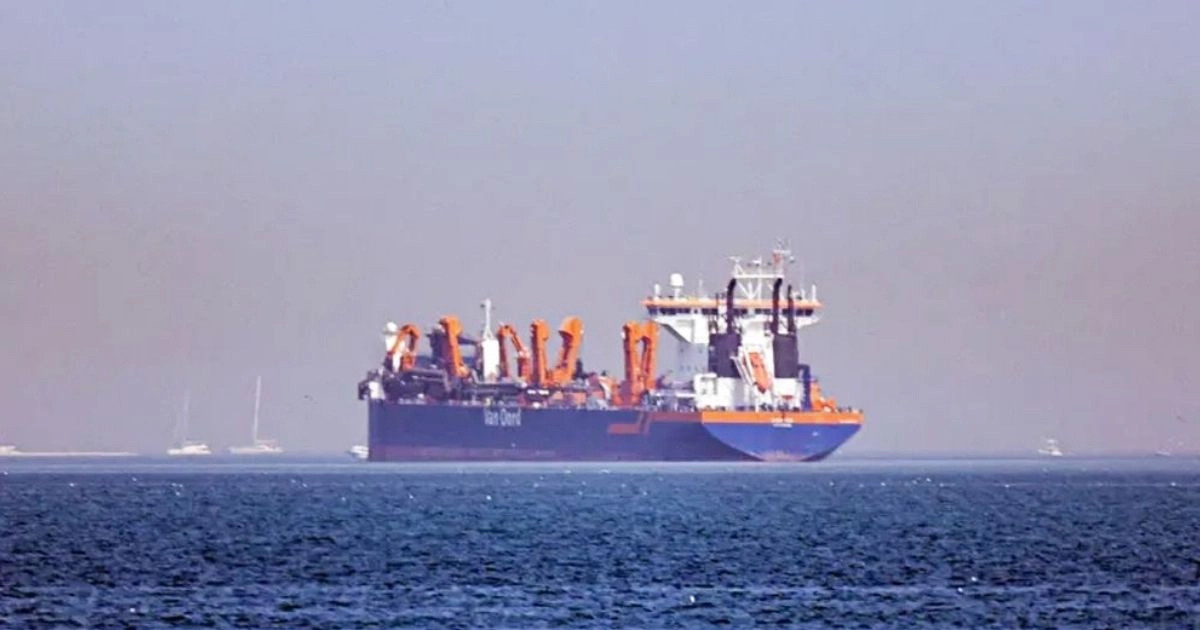 হরমুজ প্রণালি নির্বিঘ্নে পাড়ি দিলো চীনা কনটেইনার জাহাজ