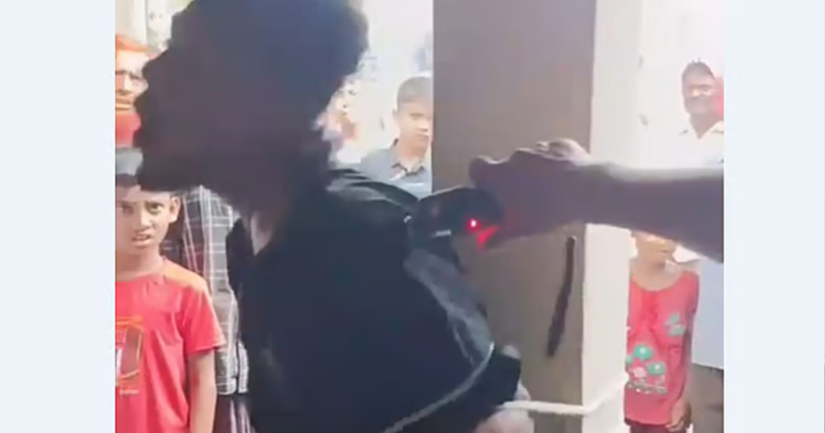 কুমিল্লায় চুরির অপবাদে পৈশাচিকতা: দুই যুবককে ইলেকট্রিক শক