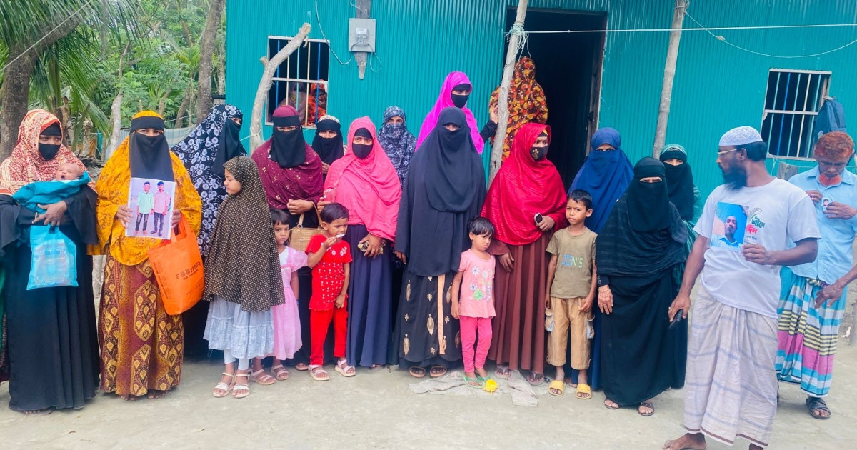 লক্ষ্মীপুরের ৯ জেলেসহ নিখোঁজ ১৬: তীরে অপেক্ষায় অসহায় পরিবার