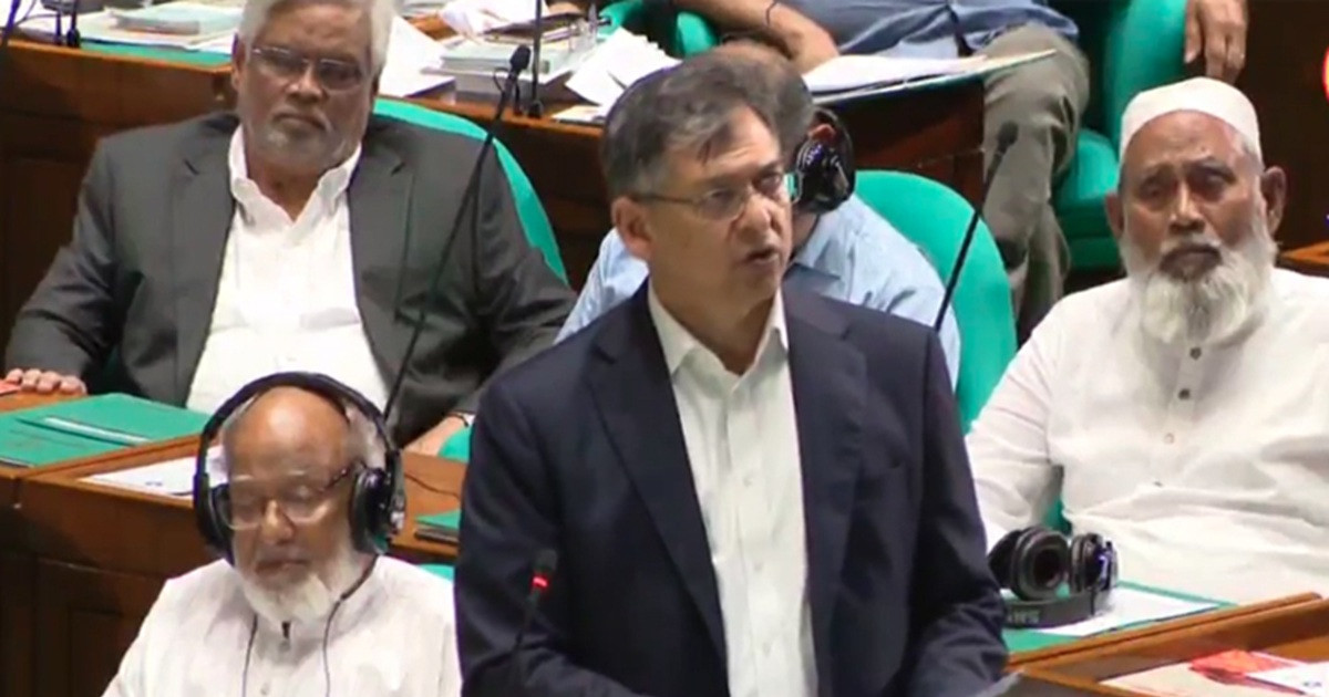 সংবিধান সংশোধনে সংসদে বিশেষ কমিটি গঠনের প্রস্তাব স্বরাষ্ট্রমন্ত্রীর