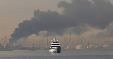 দুবাই বন্দরে কুয়েতি তেলবাহী ট্যাংকারে ইরানের হামলা
