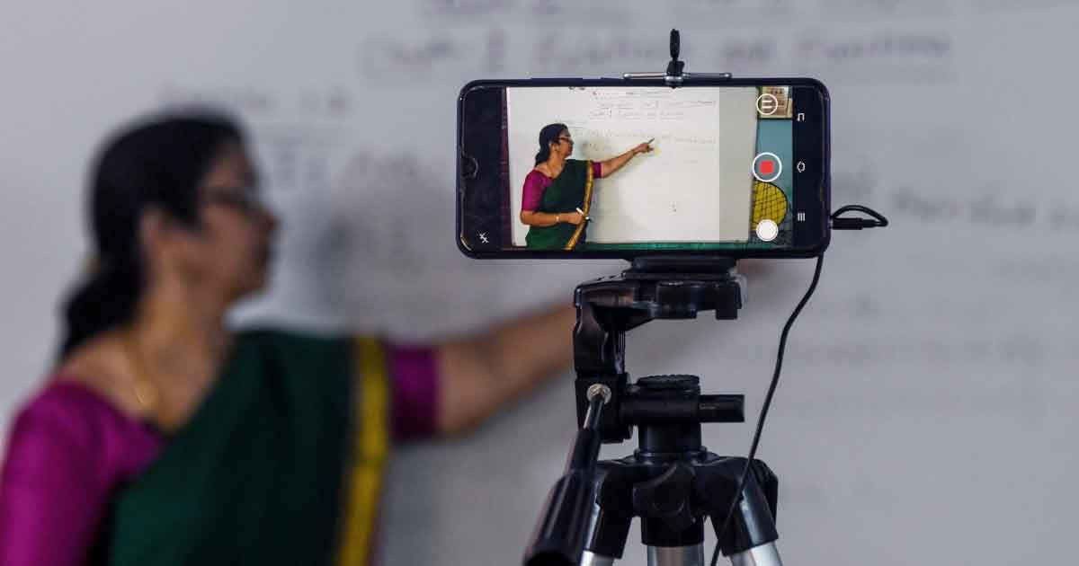 অনলাইন ক্লাসের তীব্র প্রতিবাদ জানিয়ে ৪ বিকল্প প্রস্তাব অভিভাবকদের