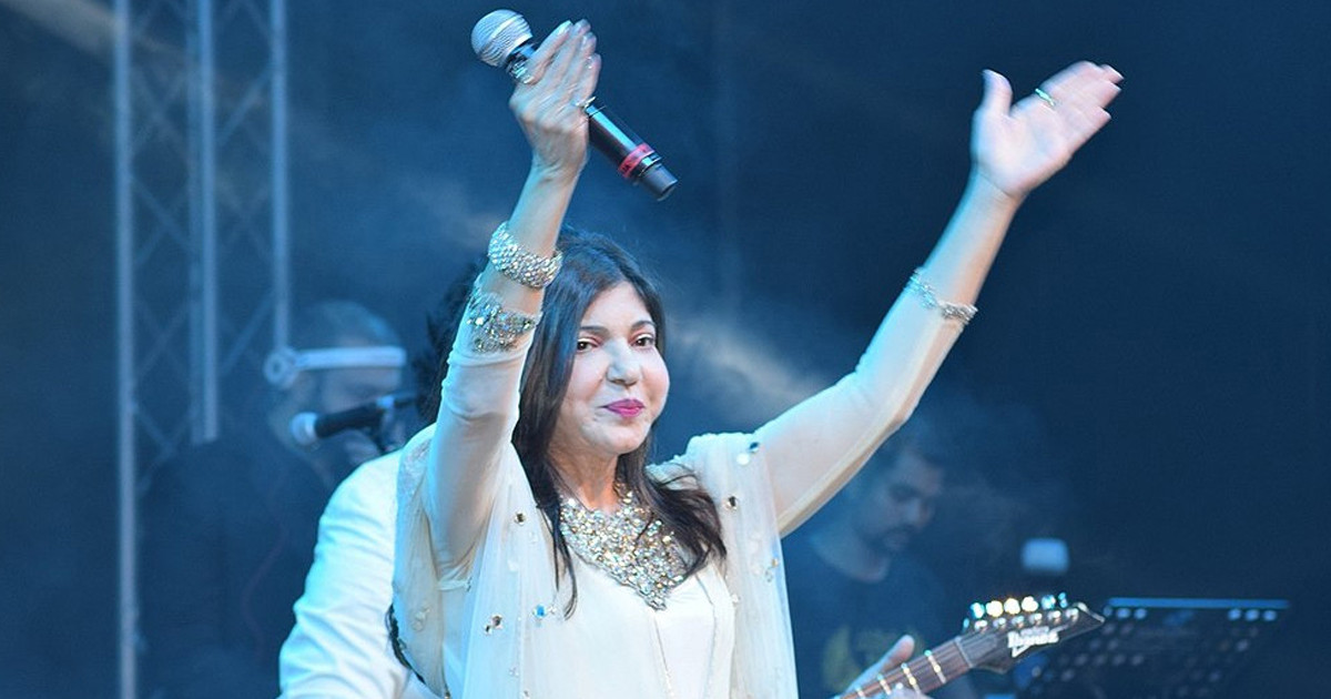 শ্রবণশক্তি হারিয়ে গান থেকে দূরে ভারতীয় শিল্পী অলকা