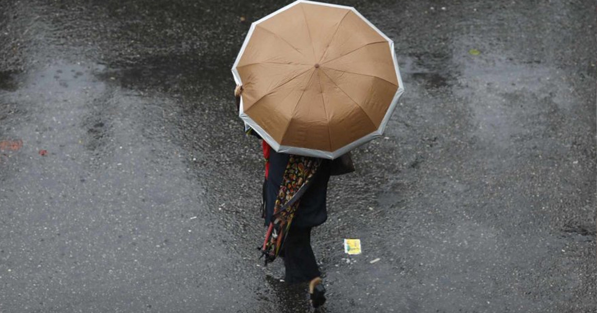 রাজধানীতে কালবৈশাখি ঝড়ের সঙ্গে মুষলধারে বৃষ্টি