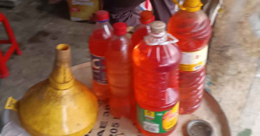 রাজধানীতে অবৈধ জ্বালানি তেলসহ আটক ৪