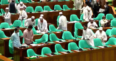 সংসদ থেকে বিরোধী দলের ওয়াক-আউট