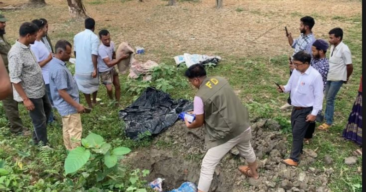 ৮ লাখ টাকার ‘খটক’ মাছ বিক্রি, পরে প্রশাসনের অভিযানে মাটিচাপা