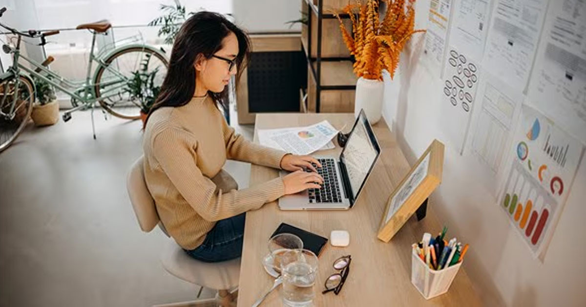 জ্বালানি সাশ্রয়ে মালয়েশিয়ায় ‘ওয়ার্ক ফ্রম হোম’ চালু