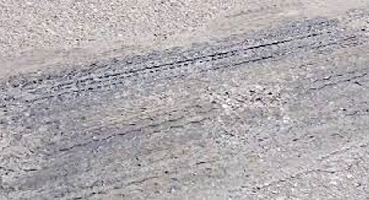 দাবদাহে পুড়ছে চুয়াডাঙ্গা, গলে যাচ্ছে রাস্তার পিচ