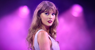 টেইলর সুইফটের বিরুদ্ধে মামলা