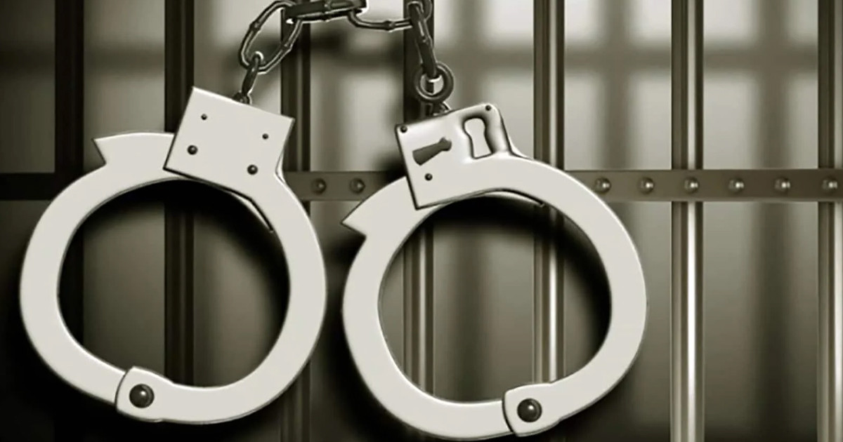 কুমিল্লায় অস্ত্র ও গুলিসহ গ্রেপ্তার ২