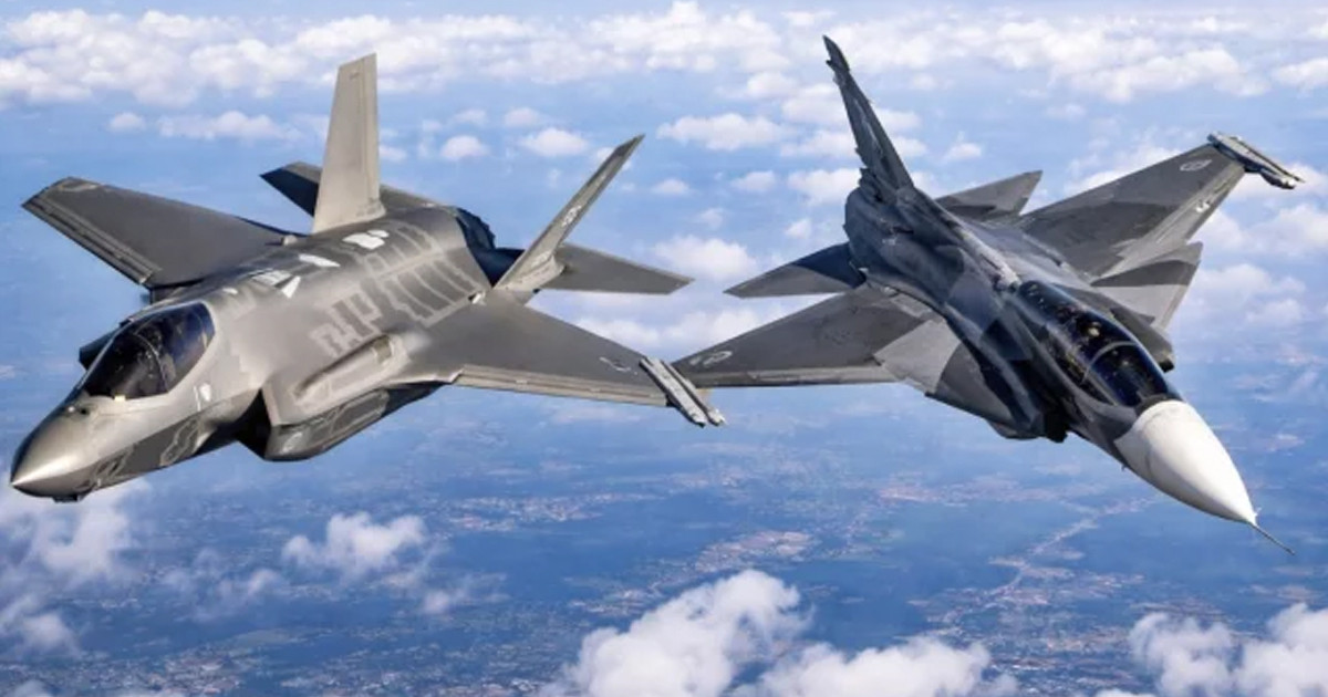 অত্যাধুনিক দুই মার্কিন যুদ্ধবিমান ভূপাতিতের দাবি ইরানের