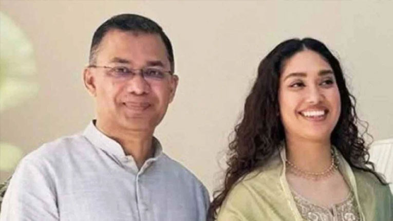 মেয়ে জাইমা রহমানকে নিয়ে সিনেমা হলে গেলেন প্রধানমন্ত্রী