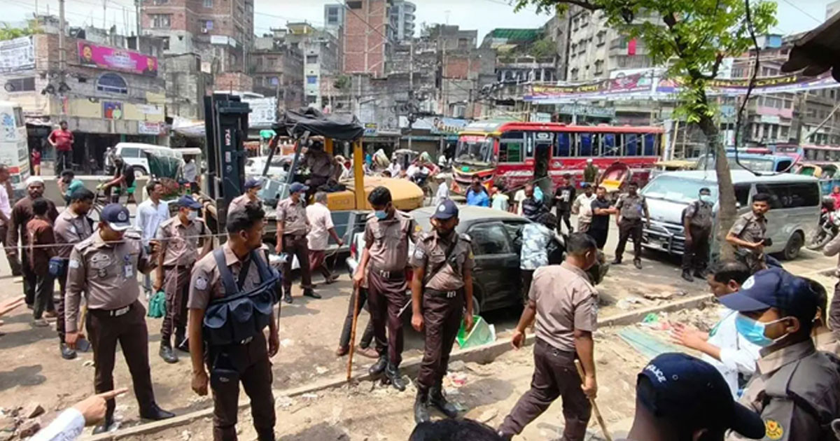 রাজধানীর ফুটপাত দখলমুক্ত করতে ডিএমপির বিশেষ অভিযান
