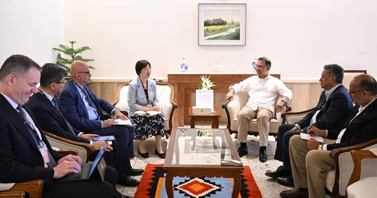 প্রধানমন্ত্রীর সঙ্গে এআইআইবি প্রতিনিধি দলের সাক্ষাৎ