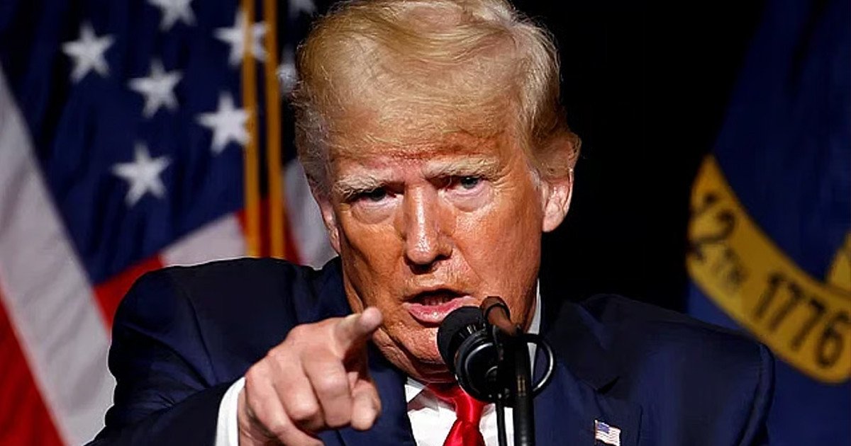 ট্রাম্পের ৪৮ ঘণ্টার আল্টিমেটাম: হরমুজ না খুললে ইরানে ‘নরক নেমে আসবে’