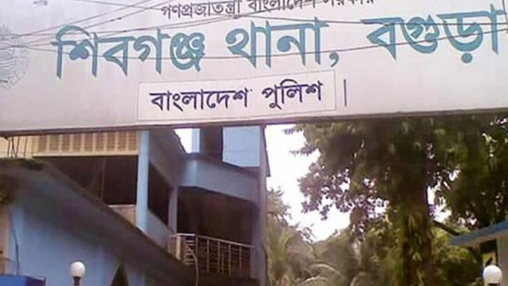 বাড়িতে ঢুকে অবসরপ্রাপ্ত ব্যাংক কর্মকর্তাকে হত্যা