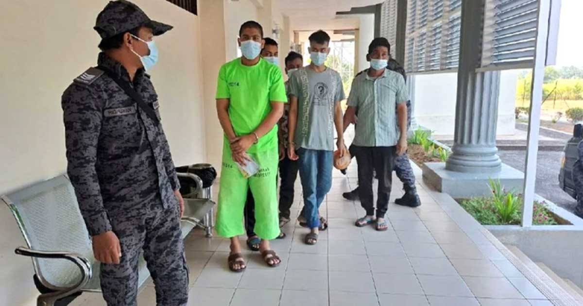 মালয়েশিয়ায় অবৈধ প্রবেশ: ৩ বাংলাদেশিসহ চারজনকে জেল-জরিমানা