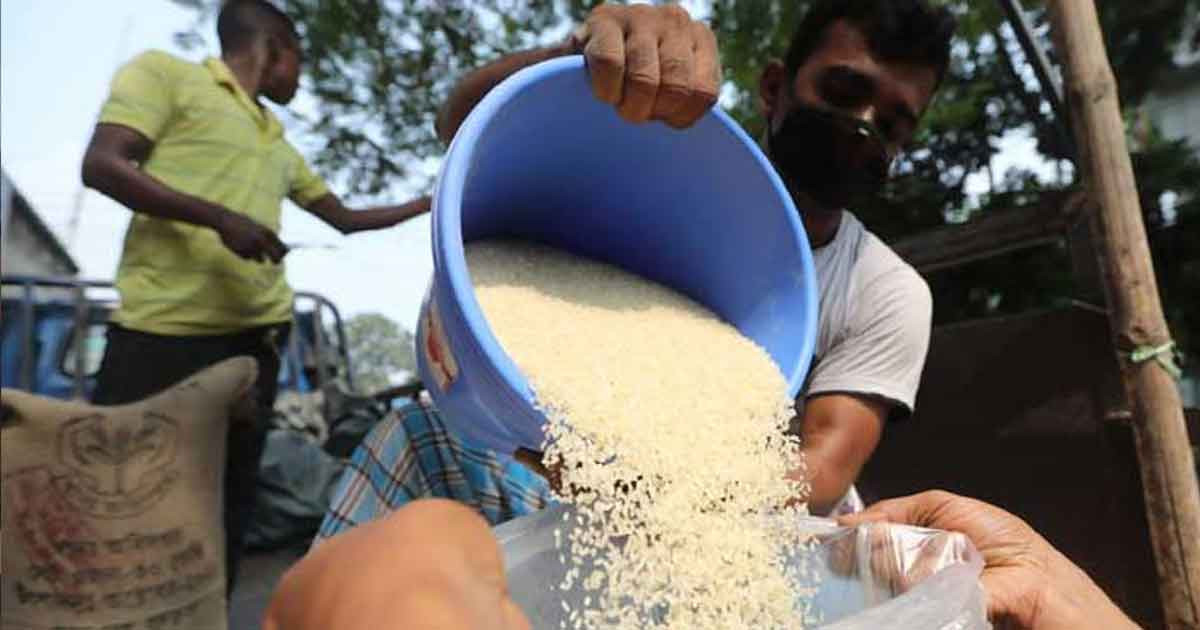 ৫৫ লাখ পরিবার পাচ্ছে ১৫ টাকা কেজি দরে চাল
