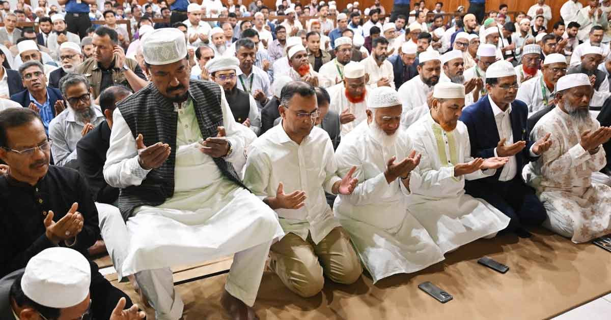 স্পিকারের স্ত্রীর রুহের মাগফেরাতে দোয়া মাহফিলে প্রধানমন্ত্রীর অংশগ্রহণ