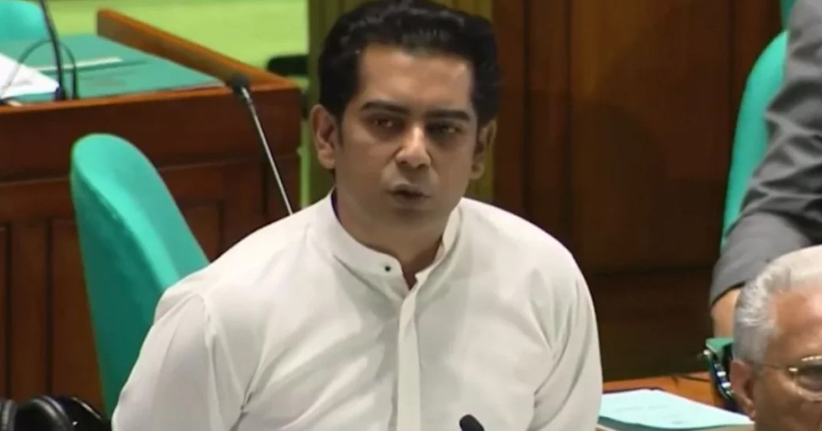 সংসদে বিরতির সময় তর্কে লিপ্ত হন বিরোধীদলের তরুণ এমপিরা