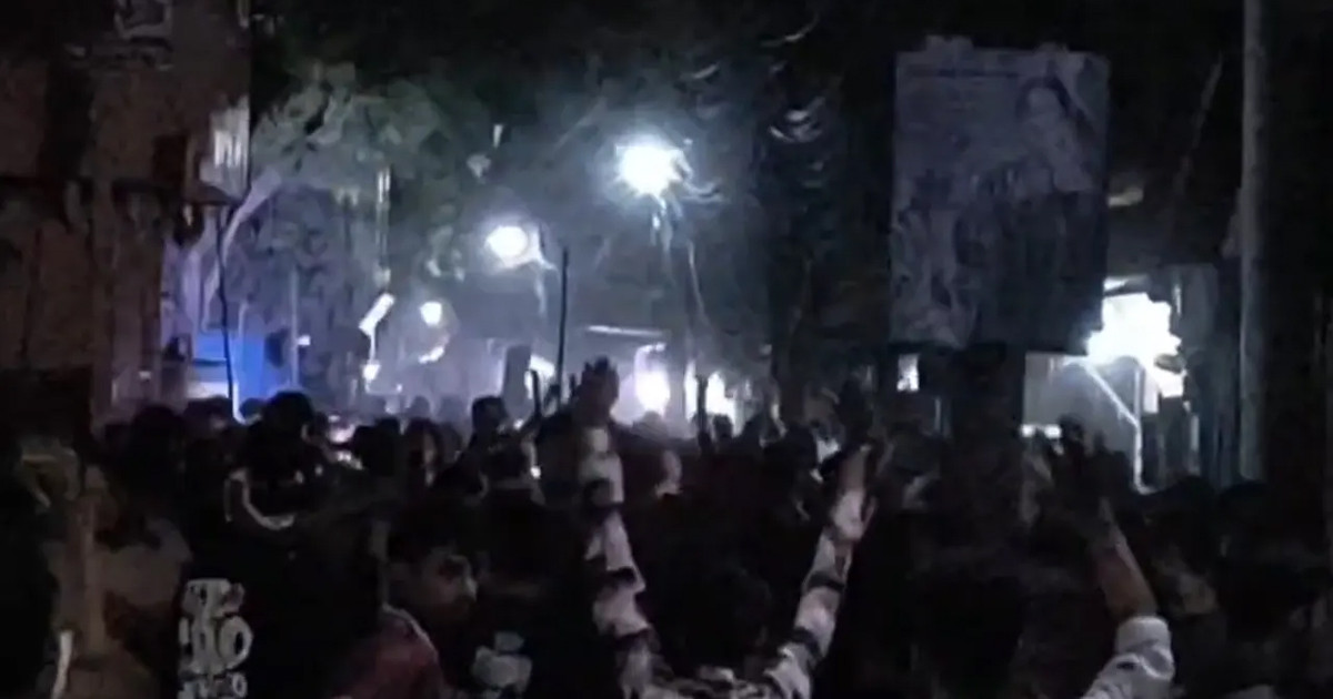 ফুটবল খেলাকে কেন্দ্র করে রাতে টর্চ জ্বালিয়ে সংঘর্ষ