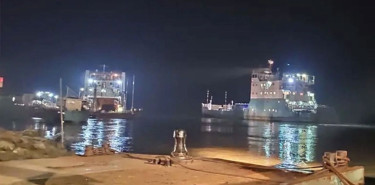 দৌলতদিয়া-পাটুরিয়া নৌরুটে ফেরি চলাচল স্থগিত