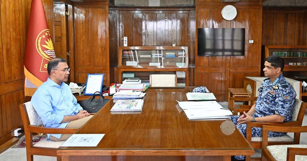 প্রধানমন্ত্রীর সঙ্গে সাক্ষাৎ করলেন বিমান বাহিনী প্রধান