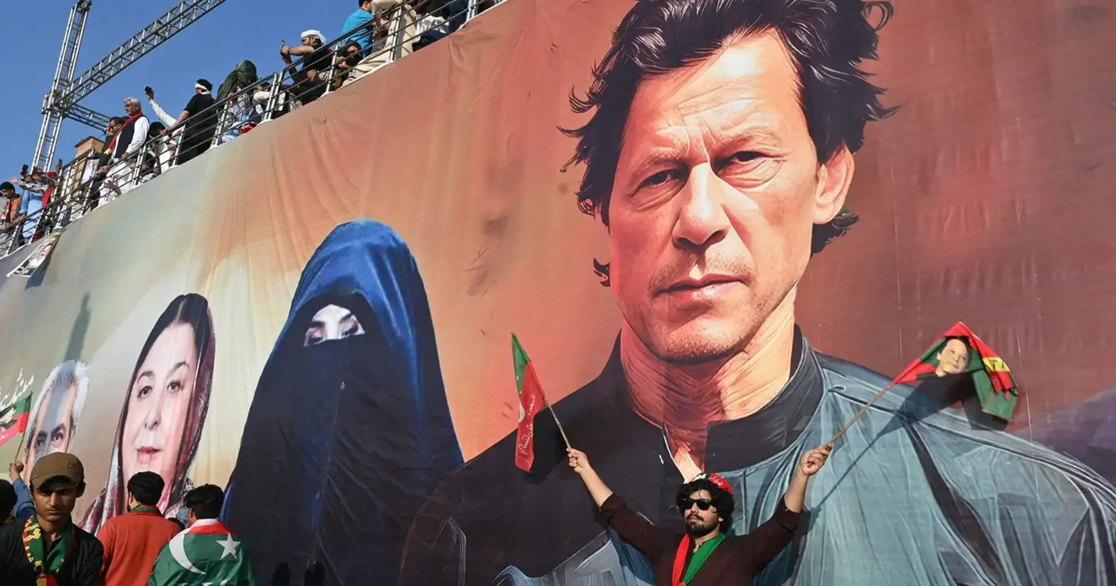 ইমরান খানের মুক্তির দাবিতে উত্তাল পাকিস্তান: রাওয়ালপিন্ডিতে ১৪৪ ধারা