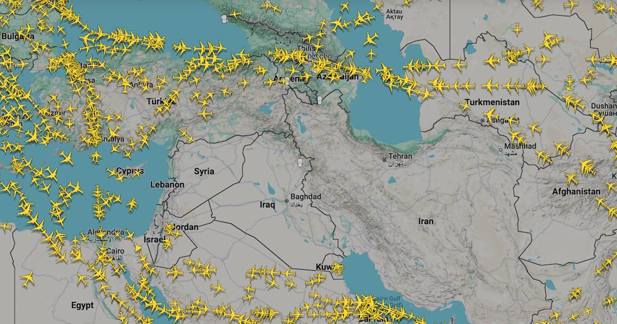 যুদ্ধবিরতির পর আকাশপথ ও বিমানবন্দর খুলল এক দেশ