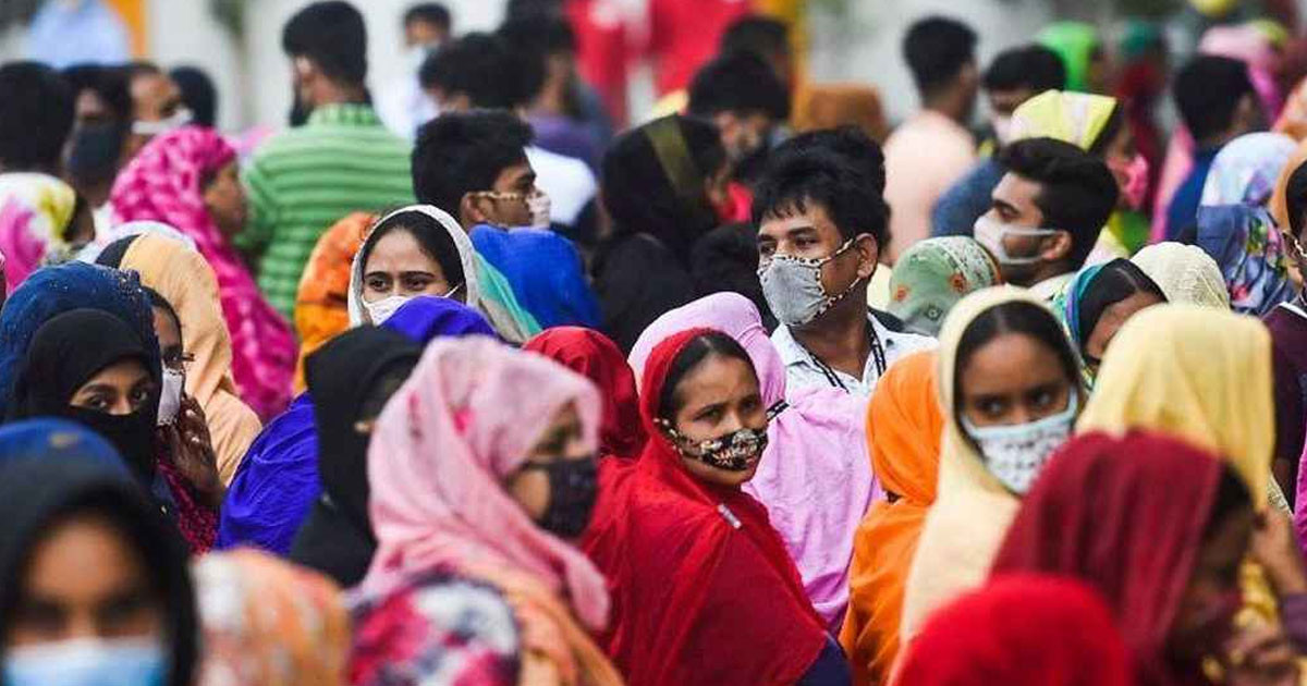 দেশের অর্থনীতি এখন নড়বড়ে