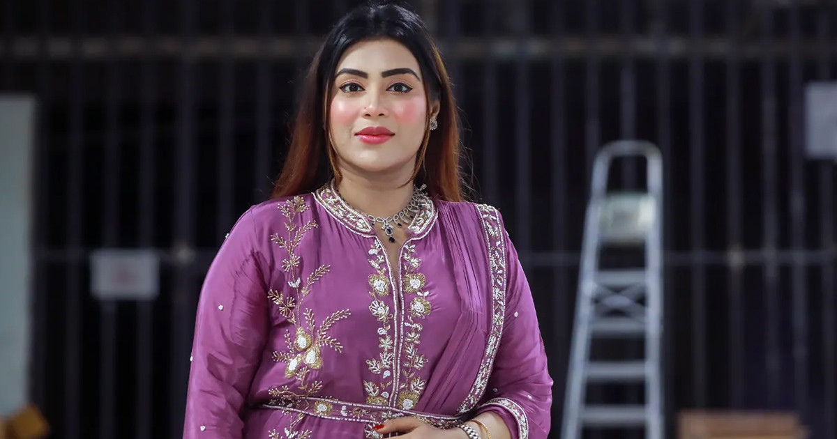 বিতর্কের মাঝে ক্ষুব্ধ মিষ্টি জান্নাত, দিলেন কঠোর সতর্কবার্তা