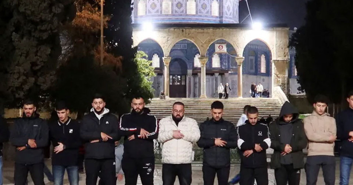 যুদ্ধবিরতি: ৪০ দিন পর আল-আকসা মসজিদে মুসল্লিদের নামাজ আদায়