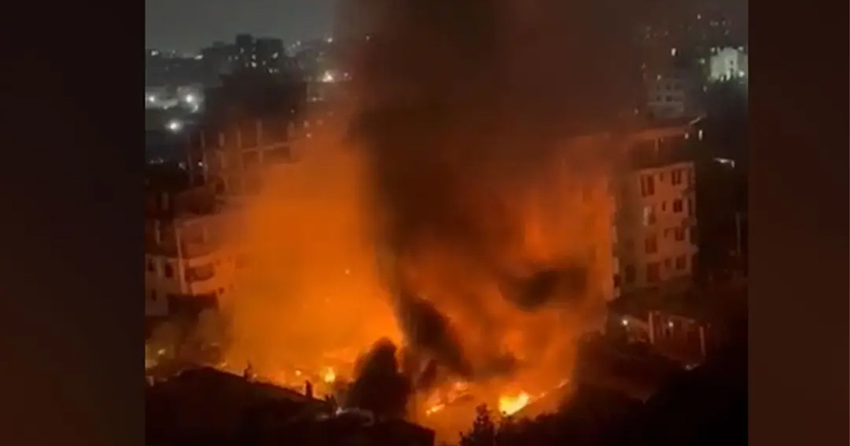 রাজধানীর তুরাগে বস্তিতে আগুন, কাজ করছে ফায়ার সার্ভিসের ৫ ইউনিট