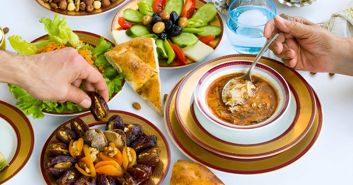 মানুষকে খাওয়ালে বরকত আসে