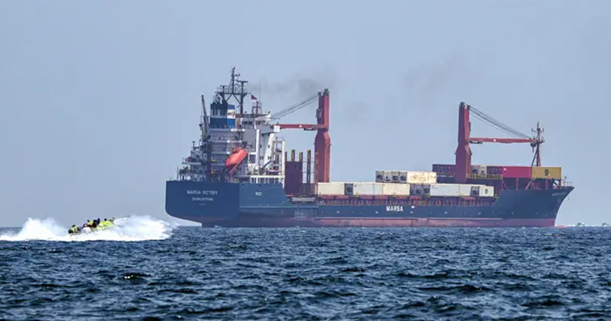 হরমুজ প্রণালি খোলা নাকি বন্ধ, নতুন বার্তায় মিলল যে ইঙ্গিত