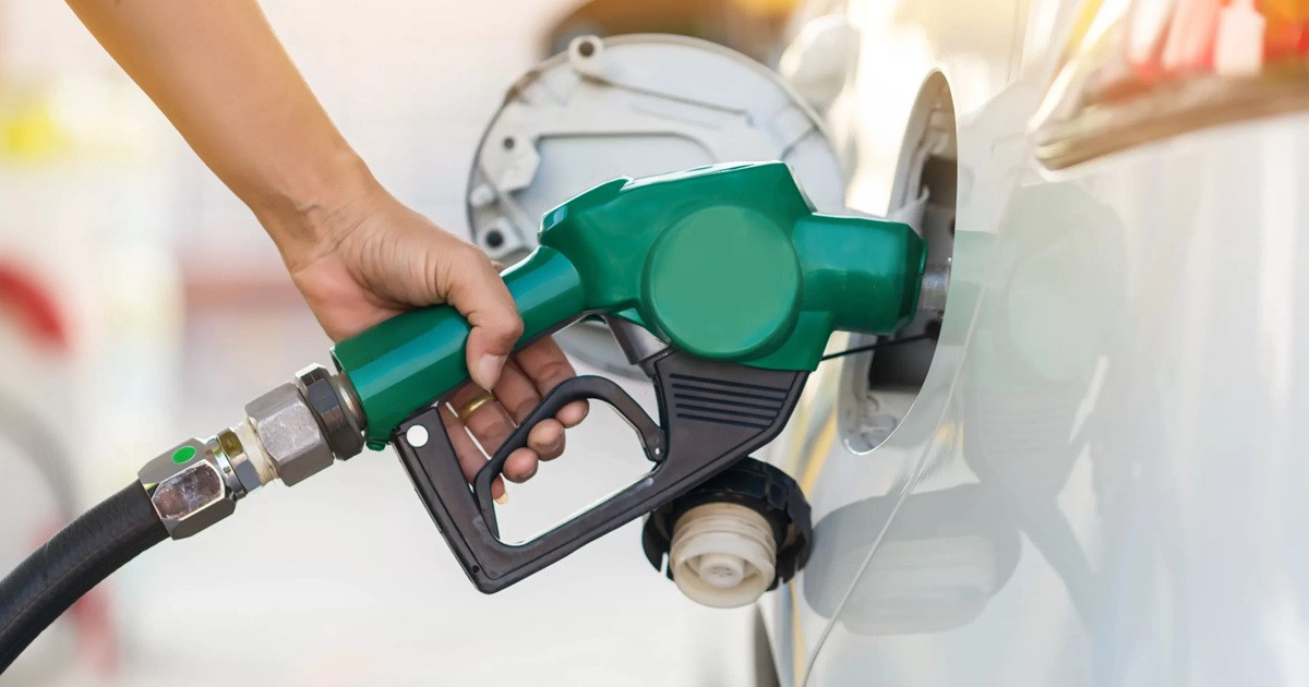 জ্বালানি তেলের জন্য পাম্পগুলোতে এখনও দীর্ঘ লাইন, দুর্ভোগ