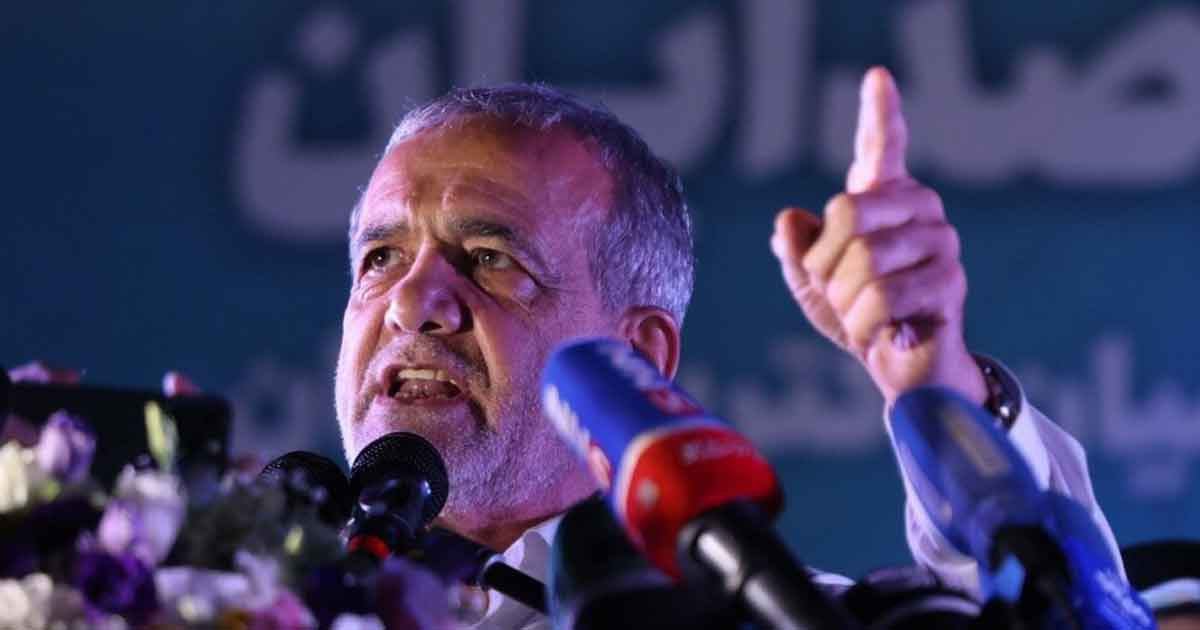 পাকিস্তানে ইরানি আলোচকরা দেশের স্বার্থ রক্ষায় কাজ করছেন: পেজেশকিয়ান