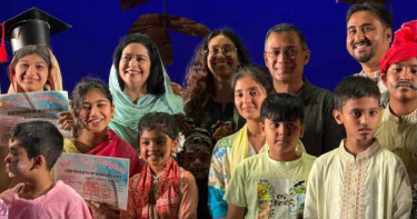 সপরিবারে নাটক ‘কবি চিতাবাঘ’ দেখলেন প্রধানমন্ত্রী