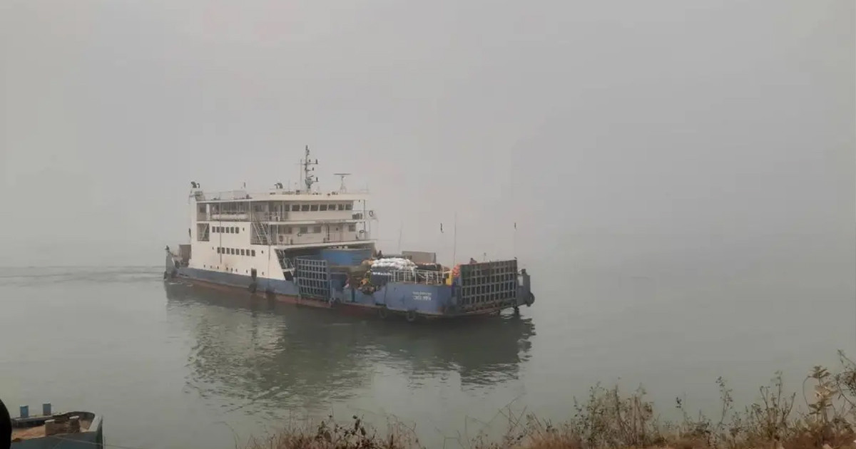 দৌলতদিয়া-পাটুরিয়া নৌরুটে ফেরি চলাচল স্বাভাবিক