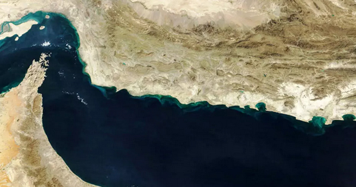 হরমুজ প্রণালিতে মাইন অপসারণে যুদ্ধজাহাজ মোতায়েন যুক্তরাষ্ট্রের