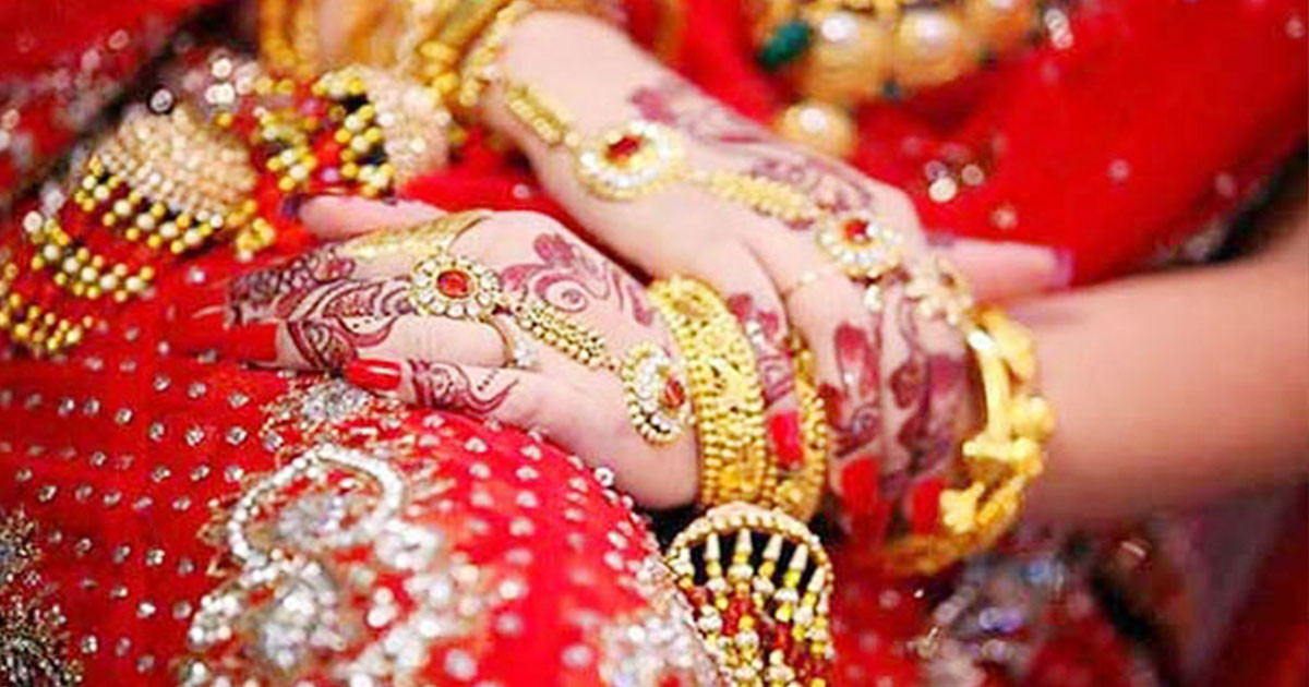 নববধূ নিয়ে বাড়ি ফেরার পথে একটি ট্রাক মুহূর্তে কেড়ে নিলো সব