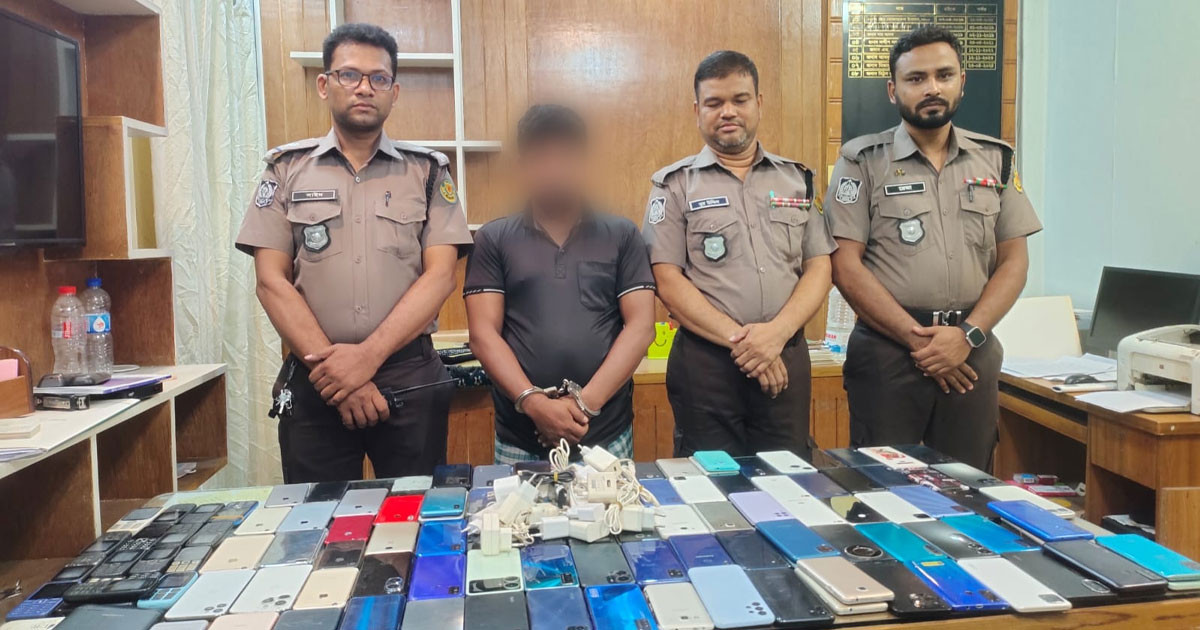 গুলিস্তানে অভিযান, ১১৭টি চোরাই মোবাইলসহ চক্রের সদস্য গ্রেপ্তার