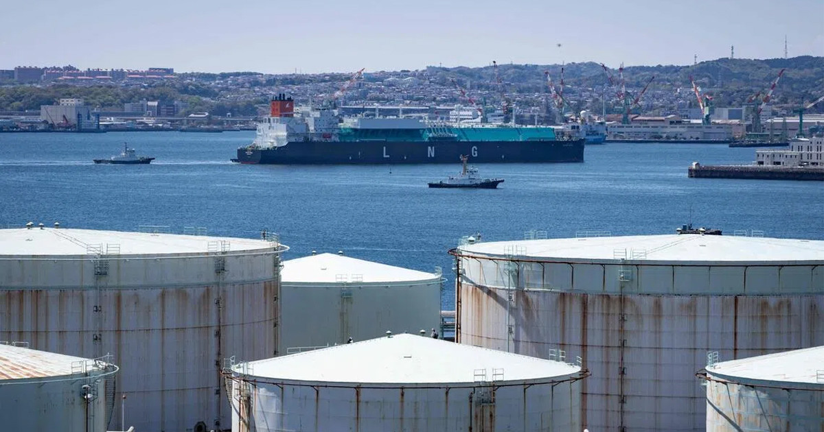 ইরানি বন্দর অবরোধের ঘোষণায় বিশ্ববাজারে বাড়ছে তেলের দাম