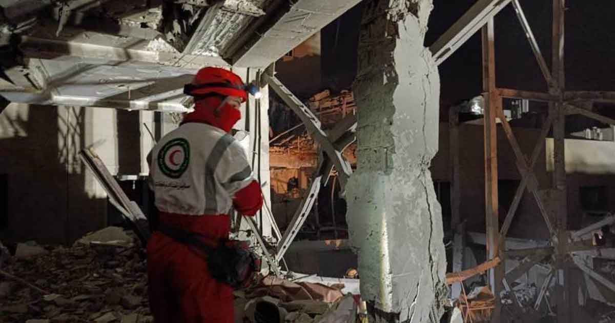 ইরানে ধ্বংসস্তূপ থেকে ৯৬০ জনকে জীবিত উদ্ধার