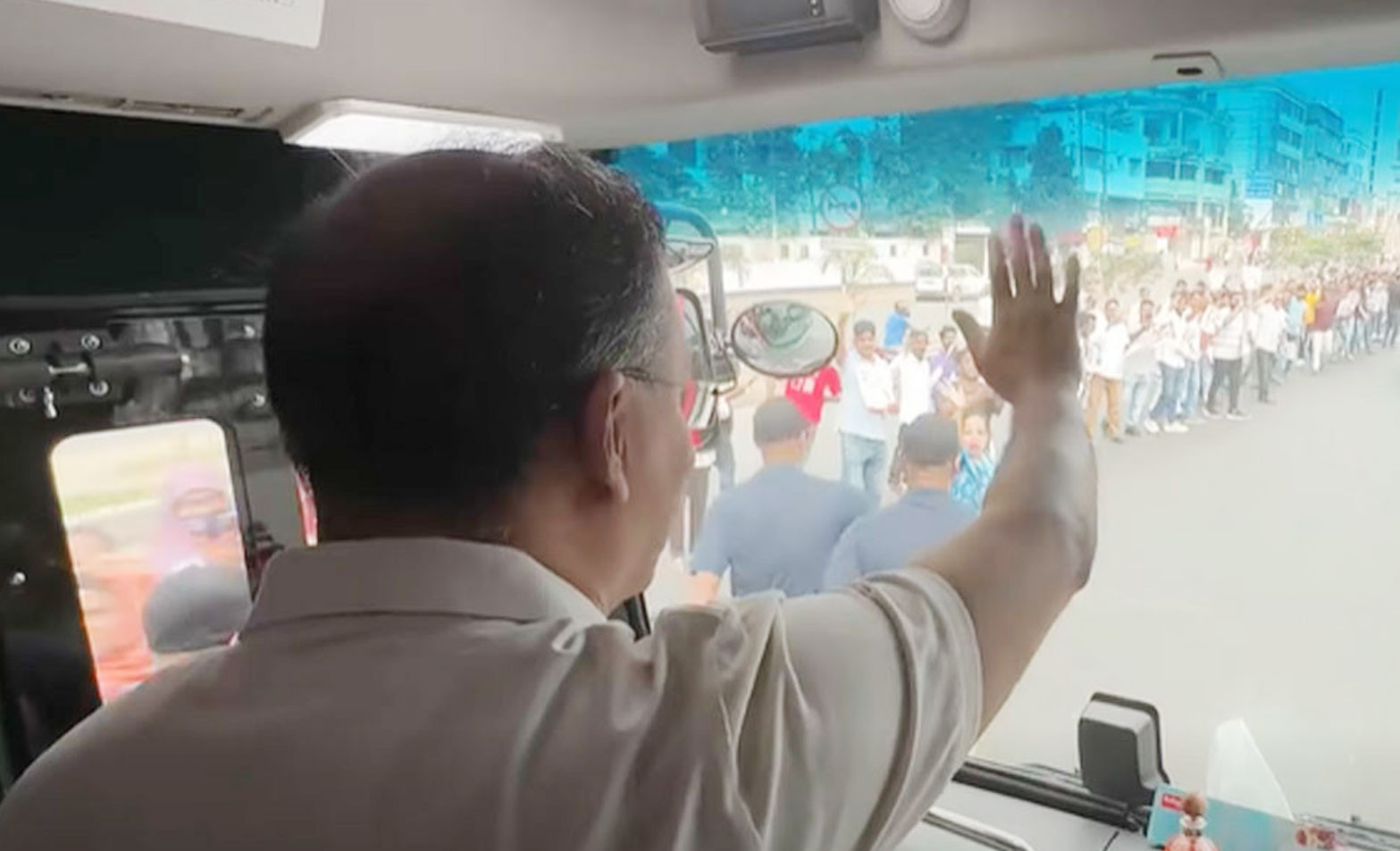 টাঙ্গাইলের পথে প্রধানমন্ত্রী